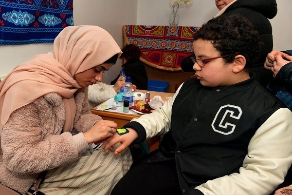 İrlandalıların camilerin kapıları açık töreni yoğun ilgi gördü