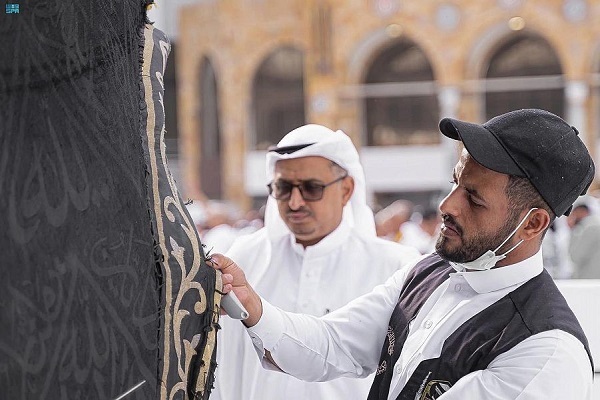 Kabe örtüsü mübarek ramazan ayı için hazırlanıyor