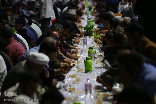 Her gün Hz. Masume'nin hareminde iftar sofrası kuruluyor | Fotoğraf