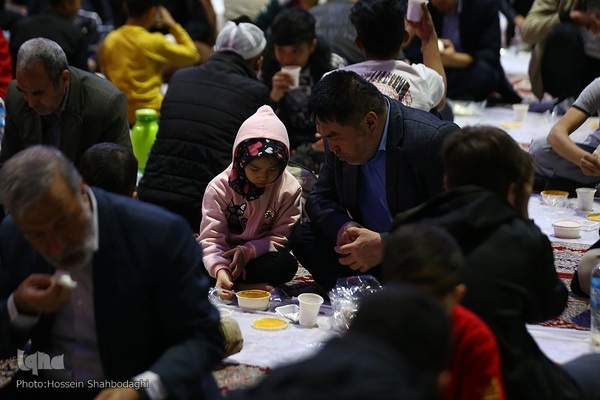 Her gün Hz. Masume'nin hareminde iftar sofrası kuruluyor | Fotoğraf