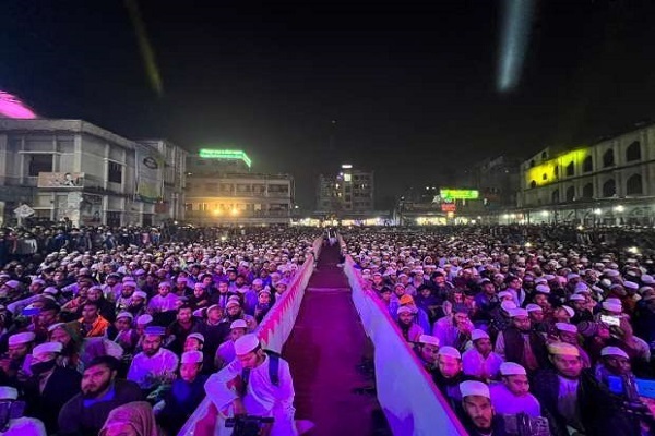 Bangladeş’te Mısırlı kâriye sıcak karşılama ve yoğun ilgi