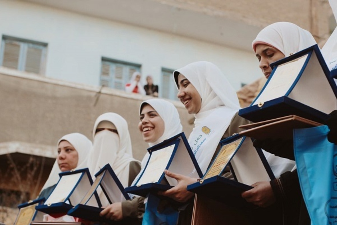 Mısır’da Kur’an hafızı kızlar onurlandırıldı