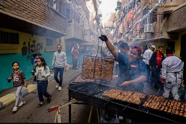Mısır'daki en büyük iftar töreni + fotoğraf