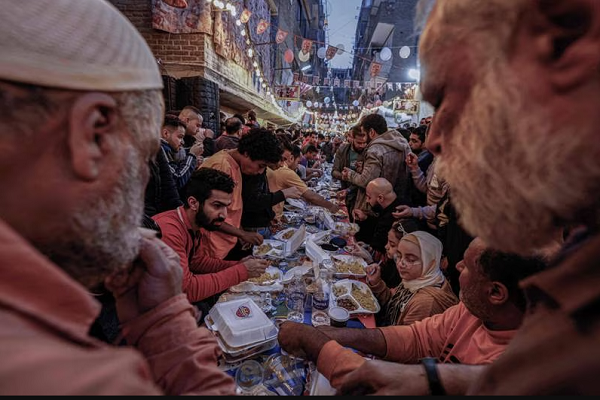 Mısır'daki en büyük iftar töreni + fotoğraf