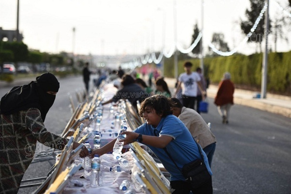 Mısır’da en uzun iftar sofrası kuruldu + fotoğraf