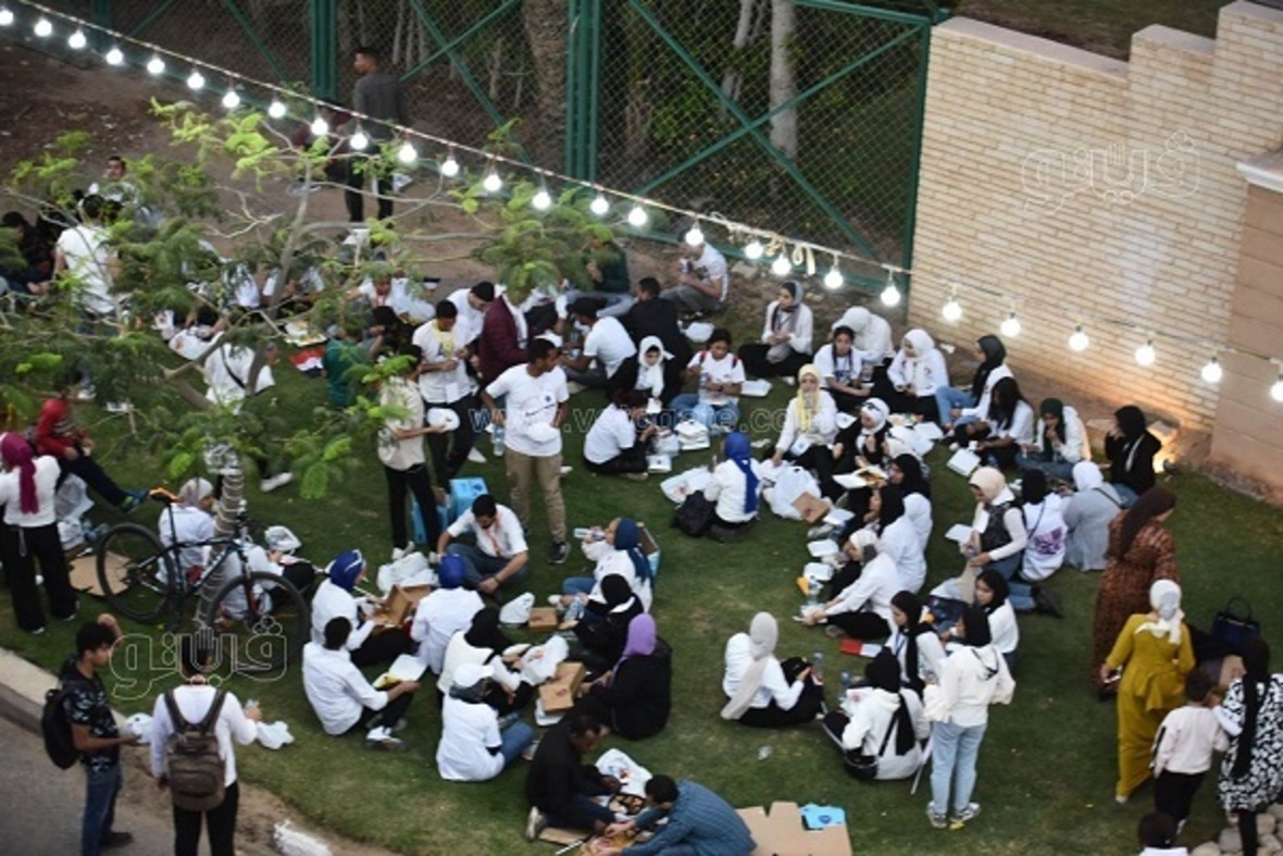 Mısır’da en uzun iftar sofrası kuruldu + fotoğraf