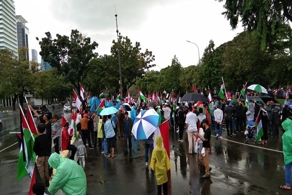 Endonezya'da ABD büyükelçiliği önünde Siyonizm karşıtı miting+foto ve video