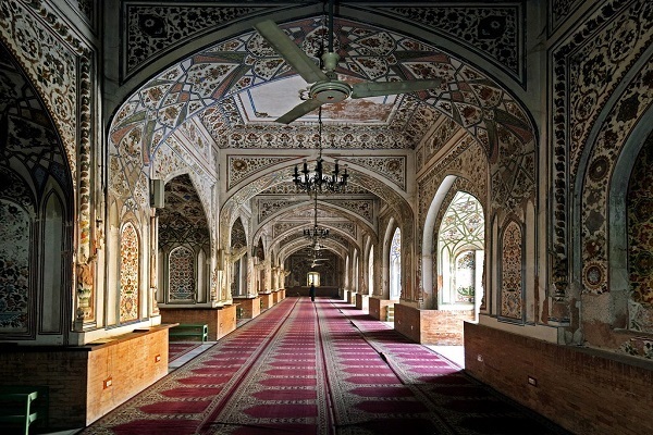 Peşaver'in beyaz incisi: Mehabet Han Camii
