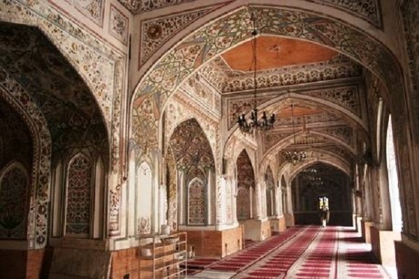 Peşaver'in beyaz incisi: Mehabet Han Camii