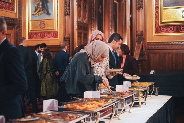 İngiliz Avam Kamarası’nda iftar yemeği