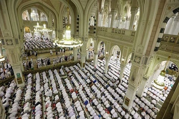 Mescid-i Haram ve Mescid-i Nebevi’de Ramazan Bayramı namazı + foto