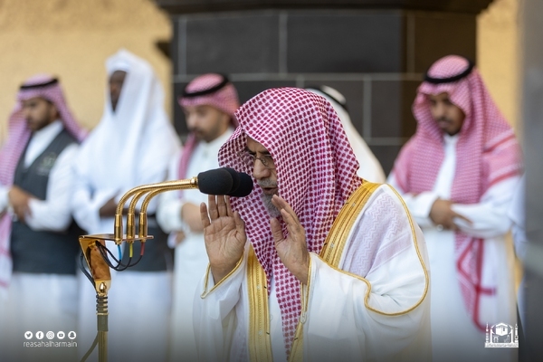 Mescid-i Haram ve Mescid-i Nebevi’de Ramazan Bayramı namazı + foto