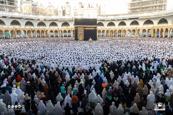 Mescid-i Haram ve Mescid-i Nebevi’de Ramazan Bayramı namazı + foto