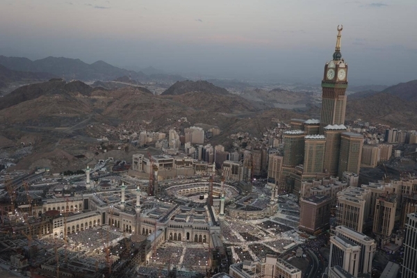 Mescid-i Haram ve Mescid-i Nebevi’de Ramazan Bayramı namazı + foto