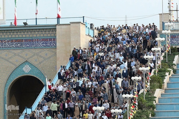 İnkılap rehberinin imametinde bayram namazı | Fotoğraf