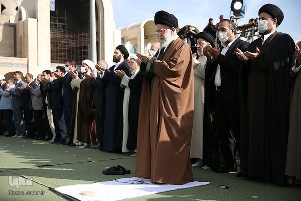 İnkılap rehberinin imametinde bayram namazı | Fotoğraf