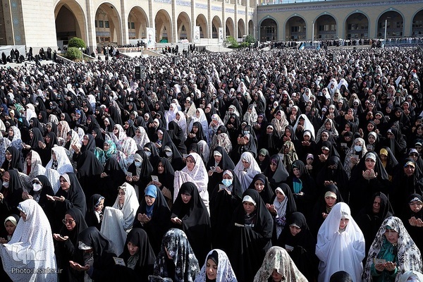 İnkılap rehberinin imametinde bayram namazı | Fotoğraf