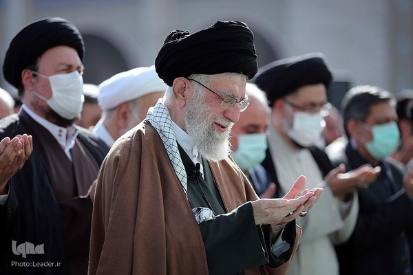 İnkılap rehberinin imametinde bayram namazı | Fotoğraf