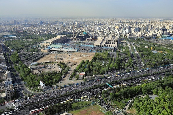 İnkılap rehberinin imametinde bayram namazı | Fotoğraf