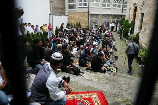 Dünyanın her köşesinden Kurban Bayramı namazından kareler + fotoğraf