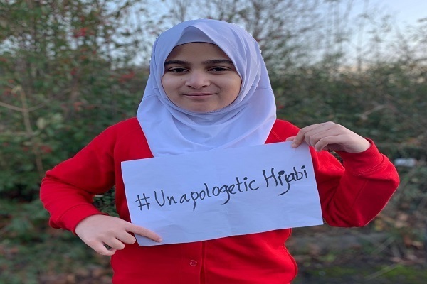 İngiliz tesettürlü gencin yorulmak bilmez çabaları