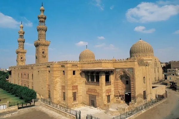 Kahire’nin Memlük çölü; Muhteşem cami ve tekkelerin merkezi + fotoğraf