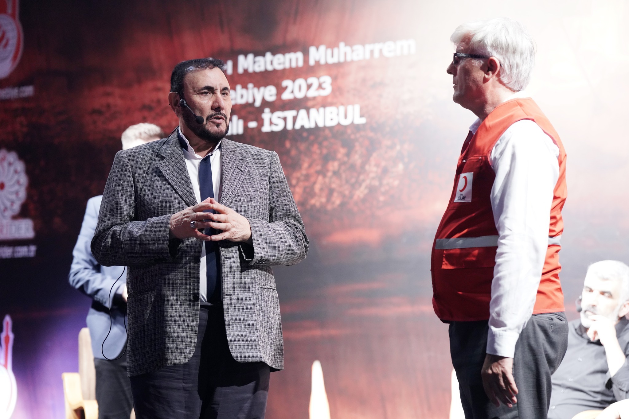 Kızılay'dan Türkiye'deki Ehlibeyt dostlarına teşekkür plaketi