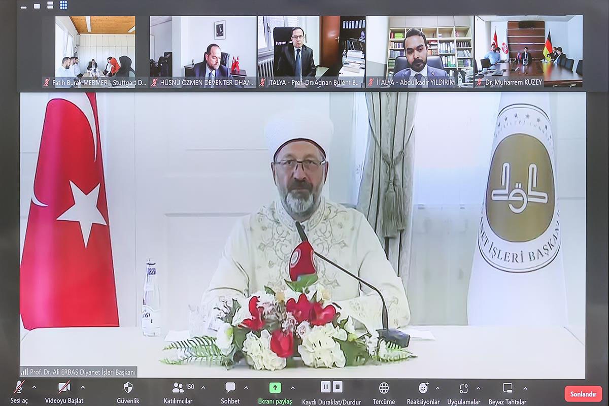 Erbaş: İslam’ın evrensel hakikatlerini insanlığa tanıtmamız gerekir