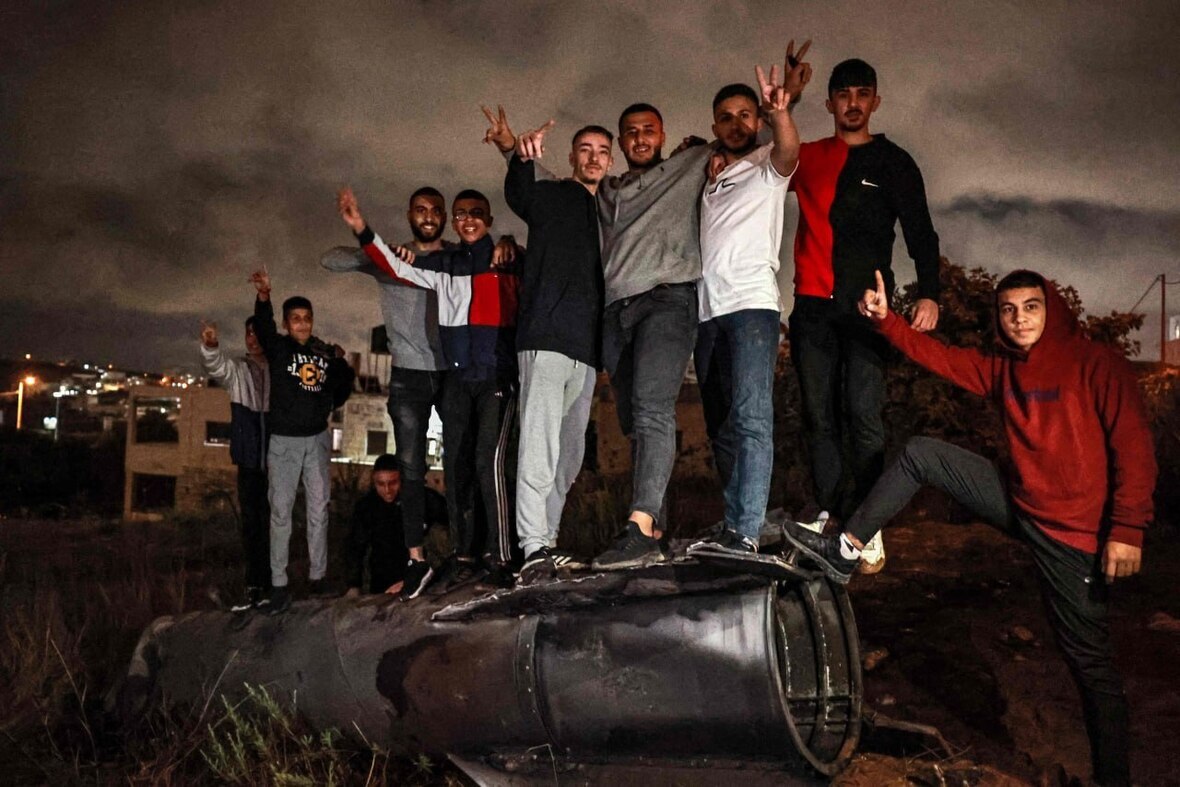 Filistinlilerin İran füze kalıntıları hatıra fotoğrafları