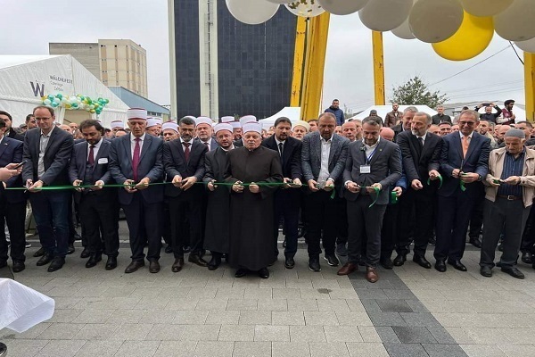 İsviçre’de Arnavut Müslümanlar için İslam merkezi açıldı
