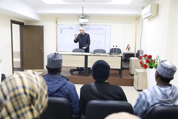 Nijeryalı Kur’an hafızları El Ezher okulunun misafiri