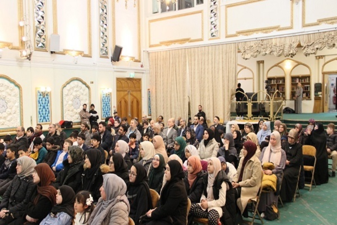 İngiltere İslam Merkezi Kur’an yarışması kazananları ödüllendirildi