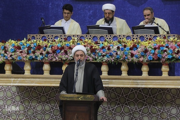 Hz. Masume'nin hareminde Kur'an programı