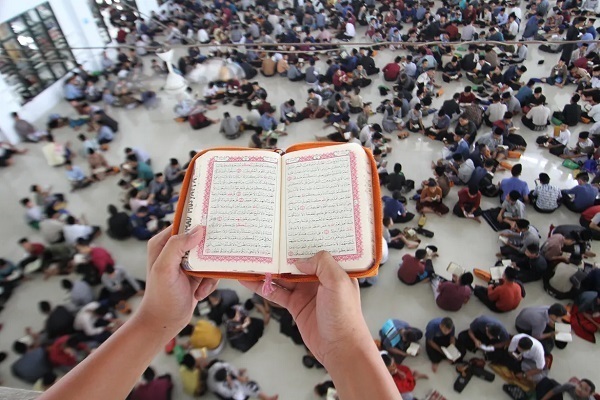 Endonezya'dan Mısır'a oruç tutanlar Kur'an hatim ediyor | Fotoğraf