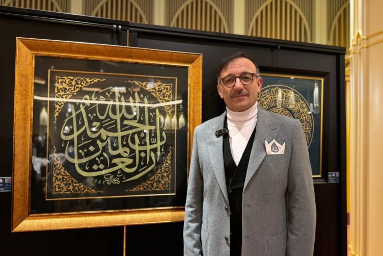 “Kur’ani Damlalar”  Hat sergisi Taksim Camisi Kültür Sanat Merkez’inde açıldı