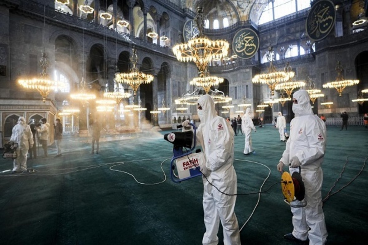 Ayasofya camii onbir ayın sultanına hazırlanıyor