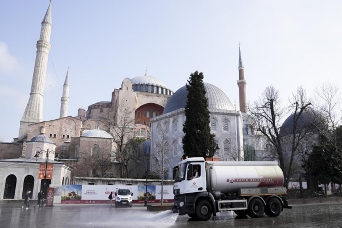 Ayasofya camii onbir ayın sultanına hazırlanıyor