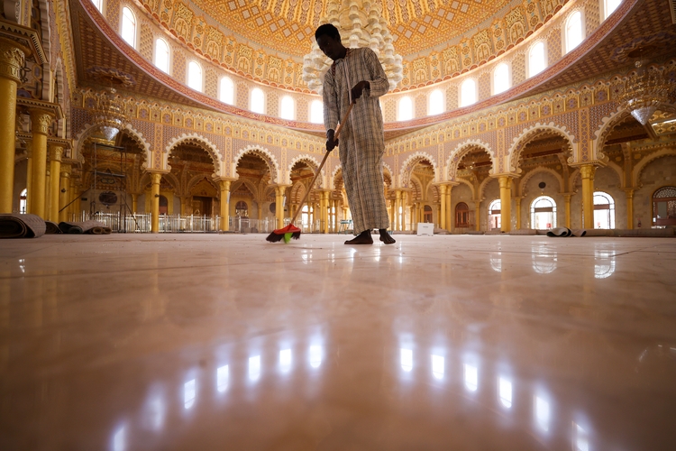 Batı Afrika'nın en büyük camisi ramazana hazır | Fotoğraf