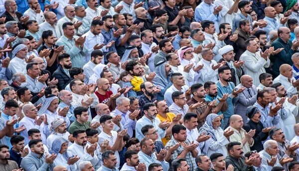 Kerbela’da görkemli Ramazan bayramı namazı