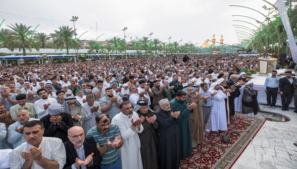 Kerbela’da görkemli Ramazan bayramı namazı