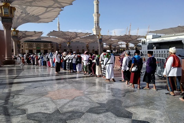 Medine’de binlerce yabancı hacının varlığı |fotoğraf
