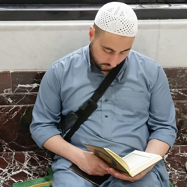 Hacılar Safa ve Merve arasında her fırsatta Kur’an-ı Kerim okuyor