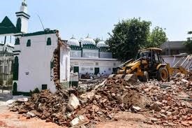 Hindistan’da bir camii inşaat izni olmadığı bahanesiyle yıkıldı