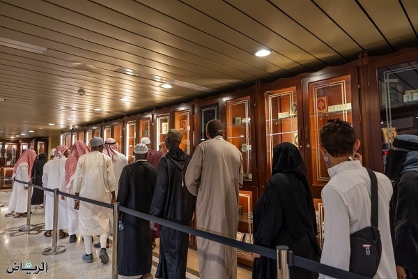 Hacılar Kral Fahd Kur’an basım merkezini ziyaret etti