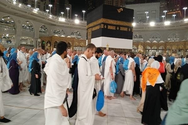 Zilkade ayının son gününde hacıların Beytul Haram’ı tavafı | fotoğraf + video