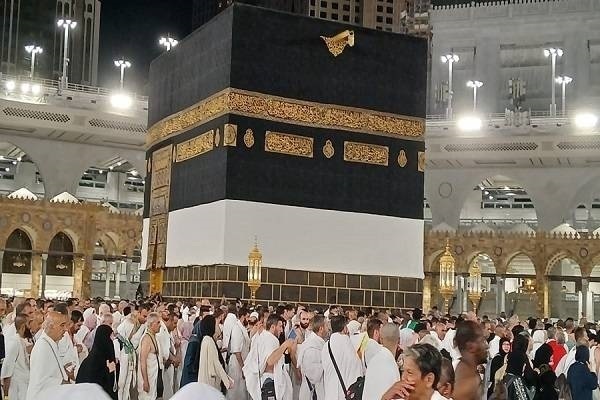 Zilkade ayının son gününde hacıların Beytul Haram’ı tavafı | fotoğraf + video