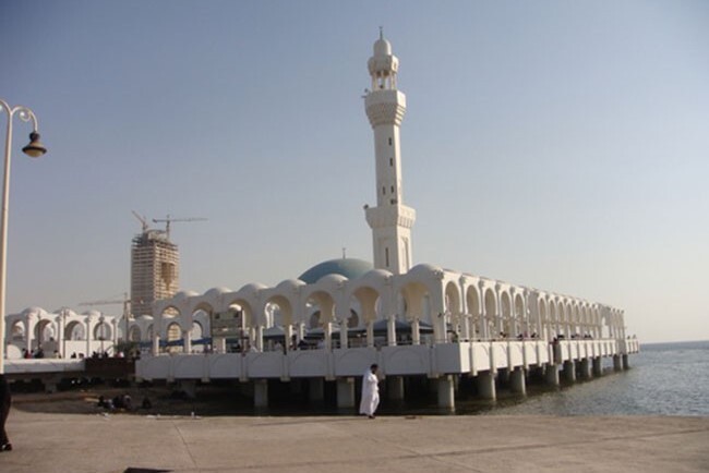 Cidde kentinde sıradışı bir dini yapı : Yüzen camii |video