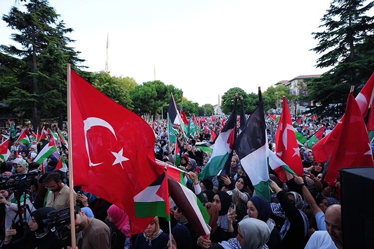 Filistin İnisiyatifi Gazze’de 300 gündür katliam yapan İsrail’i protesto etti