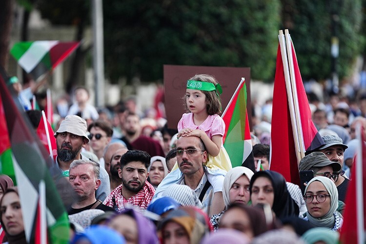 Filistin İnisiyatifi Gazze’de 300 gündür katliam yapan İsrail’i protesto etti