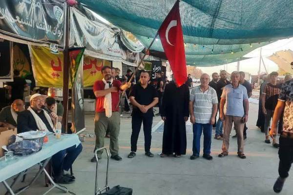 Erbain yürüyüşünde gökkuşağı renginde milyonlarca ziyaretçinin varlığı |fotoğraf